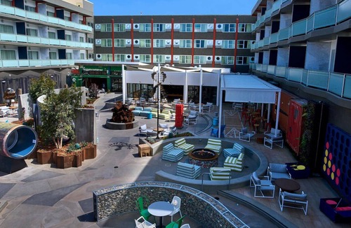 Fisherman's Wharf Hotel | Partial Bay Stay at Zephyr | 2 Double Beds w/Game Room & Gym Access!