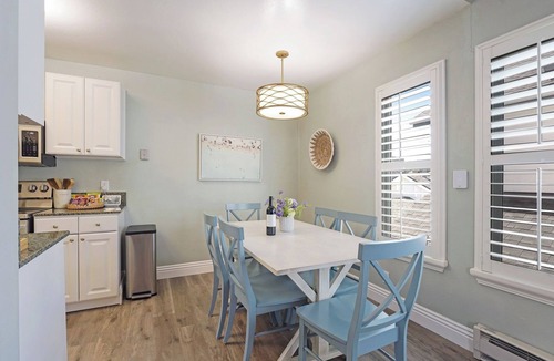 Capitola Cottage | Peaceful 2-bedroom Cottage in Capitola, Steps to the Beach. Pet Friendly.