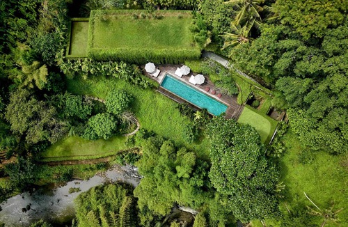 Kediri Villa | Peaceful river and jungle views, 6 bedrooms, close to beaches.