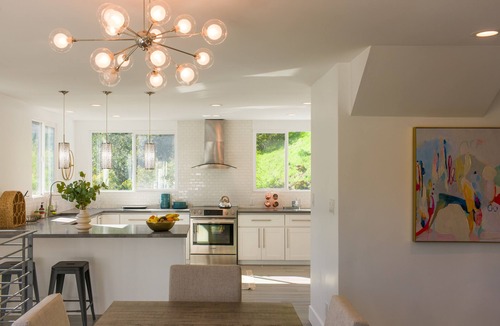The Flats Villa | Peaceful Treehouse. Perched amongst the lush trees of Benedict Canyon.