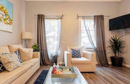 Pacific Terrace Hotel | Perfect for business trips, conventions & fun getaways — just a minute’s walk to the San Diego Convention Center, PETCO PARK, nightlife, and public transit. Includes secure, free parking for one vehicle plus a dedicated workspace and high-speed Wi-Fi