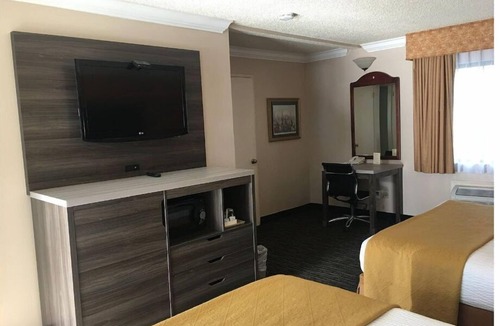 Monterey Hotel | PERFECT LOCATION 2QUEEN BED@HEART OF MONTEREY