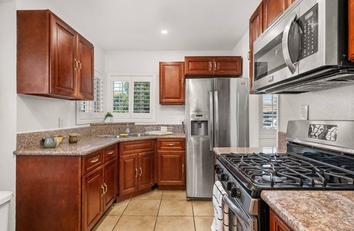 North Long Beach House | Perfect Oasis w/Pool, jacuzzi, close to airports, beach, entertainment & more!