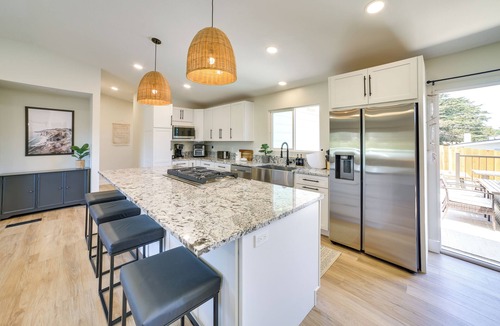 Del Rey Oaks House | Pet-Friendly Monterey Home 2 Mi to Beach