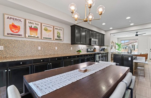 La Quinta Villa | PGA Signature Beauty! 4 Bed/4 En Suite Bath! Walk to Stadium Course/Ernies!