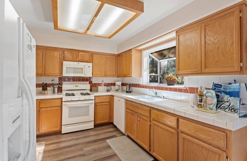 Pioneer Trail House | Pine Haven 3 Bedroom Home by RedAwning