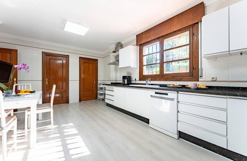 Churriana Villa | Pleasant Villa in Churriana with pool