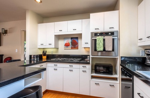 La Jolla Shores House | Pool, Foosball, Pool Table, Basketball Family Friendly, blocks from the beach!