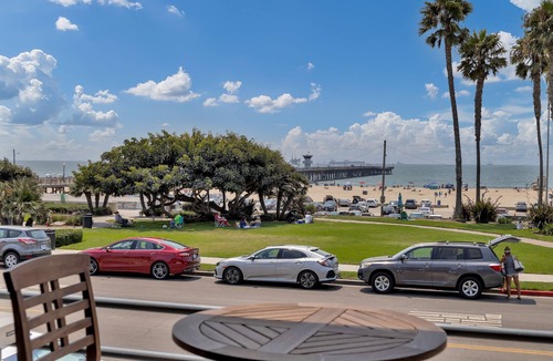 Old Towne Condo | POSH BEACH CONDO, INCREDIBLE OCEAN VIEWS, 3 Bed/2 Bath in Eclectic Seal Beach
