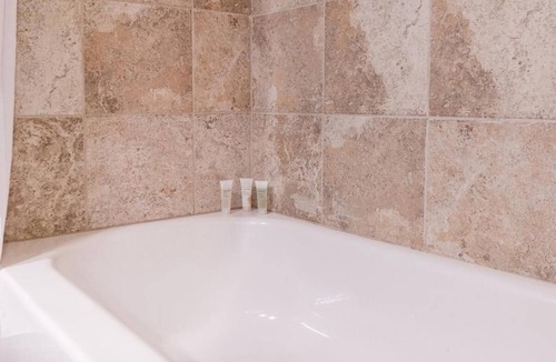 Rancho Santa Fe Hotel | Premium Golf View Room l Spa, Pool, Beaches Nearby