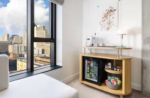 Tenderloin Hotel | Prime Location: Comfortable Superior King Room at Timbri Hotel, San Francisco