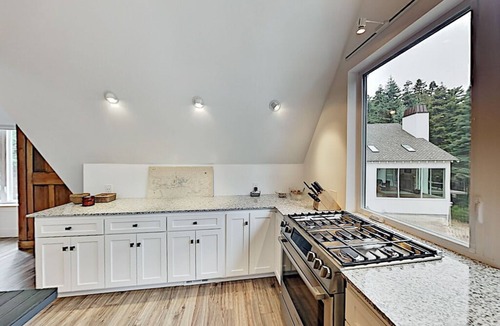 Skyforest House | Pristine Wooded Getaway/Near Sky Park
