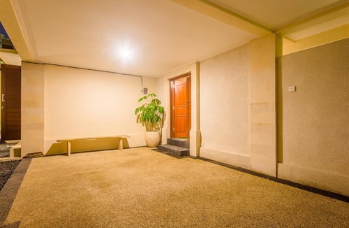 Dewi Sri Villa | Private Pool, Lush Greenery, Walk Distance to Beach, Fit for Large Group of 15!!