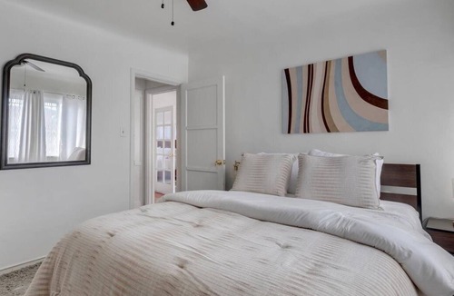 View Park-Windsor Hills Villa | Private and updated two bedroom with laundry and patio