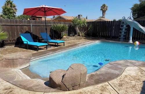 Tulare House | Quiet Cozy Central Valley Home Near Sequoia & Kings Canyon National Parks