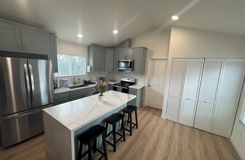 Oak Park Apartment | Quiet Getaway 2BD2BH with AC in Sunny San Diego