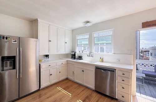 El Porto House | Quiet, Relaxing 3-bedroom house in Manhattan Beach Steps to the Sand