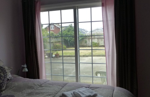 Parkside Apartment | Recently built, a very clean & bright apartment facing a court yard