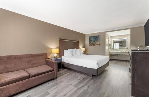 North Redondo Hotel | Redondo Beach Stay | 1 Unit | Near Galleria Mall & Beach