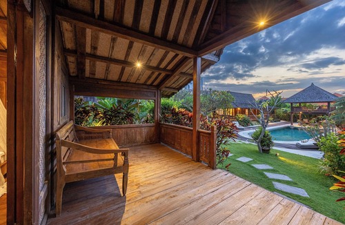 Batu Bolong Villa | Refurbished Villa Lina-In the heart of Canggu & 5min ride to Echo Beach/La Brisa