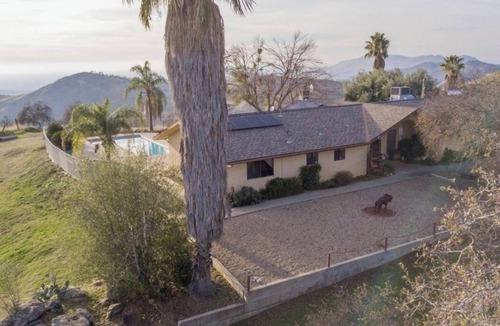 Squaw Valley Villa | Relax pool side enjoy amazing views 3-bedroom villa, 30 min below National park!
