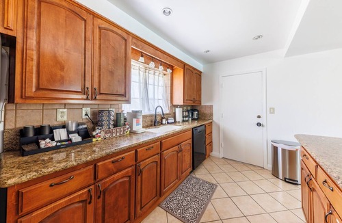 Southwest Anaheim Villa | Relax, Unpack, Stay Awhile l 4BR Pool Home