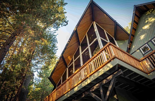 Blue Jay Cabin | Relaxing Mountain Retreat with lots of decks and EV charging