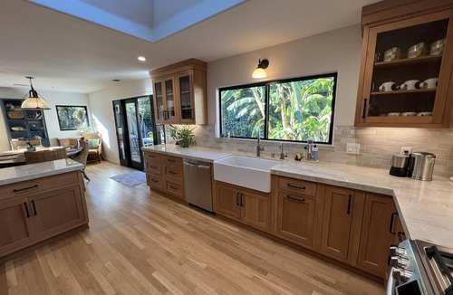 East Mesa House | Remodeled Mesa Beauty w/hot tub, one block from beach park
