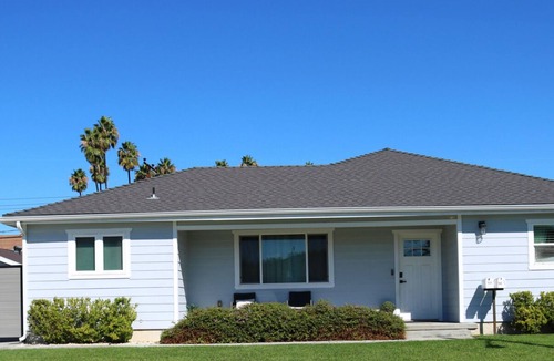Bellflower House | Renovated Home 3B2B Near Anaheim Cerritos Long Beach Artesia Orange County LAX
