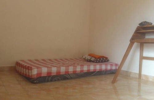 Padonan House | RENTAL CAR BIKE kost Syariah & VILLA BERAWA CANGGU TAXI AIRPORT
