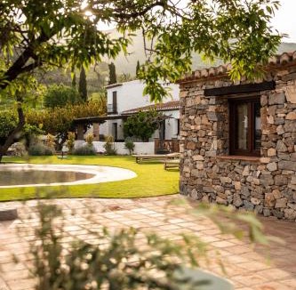 El Rescate Villa | RentitSpain 15 Minutes from the Beach Cortijos Fandango Comfort y Mountain Views