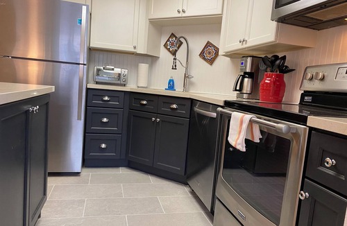 Hillcrest Condo | Resort-Like Pnthouse near Zoo/Balboa Park,100% Renewable Energy, Monthly Booking