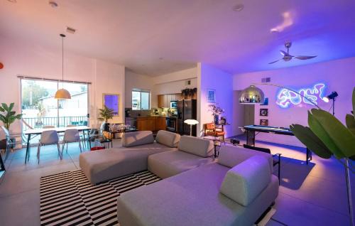 B-Bar-H Ranch Villa | Resort pool, Spa, Game Room, Fireplace & Billiards