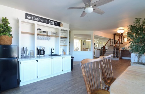 Apple Hill House | Retreat - Heart of Apple Hill 5-bedroom farmhouse in Camino