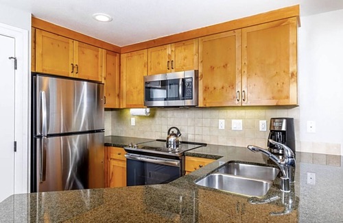 Lakeside Park Villa | Retreat in the mountains of Tahoe for a fun family spring break!