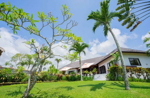 West Selemadeg Villa | Ricefield View! 4BR Private Pool Villa in Tabanan