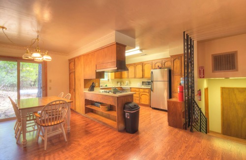 Harden Flat House | Riverfront House 5 miles to Yosemite! THE closest to the Hwy 120 gate. 3 bdrm AC