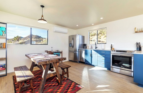 Yucca Valley Cabin | Rocky Roost: Cowboy Tub, Hot Tub, AC & Stargazing