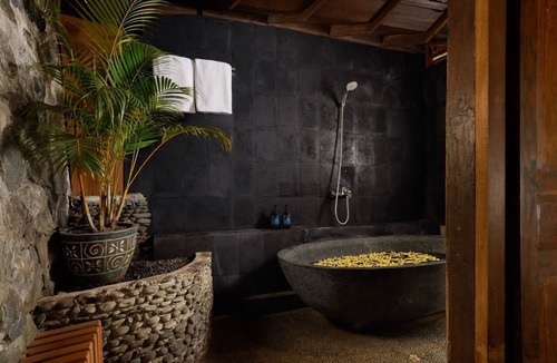 Andong Villa | Romantic 1-Bedroom Joglo Villa with Jungle View