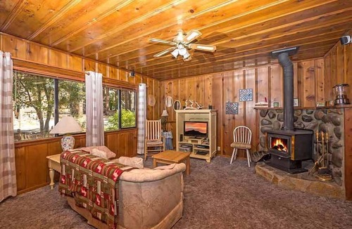 Sierra Tract Cabin | Romantic Cabin for 2- Private Hot Tub, Convenient to Heavenly, Lake and Casinos-1198C~