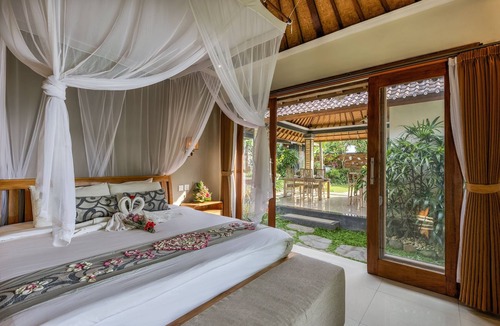 Tumbak Bayuh Villa | Romantic - Charming -Hideaway in bali local compound