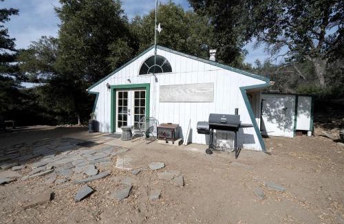 Pauma Valley House | Rustic Group Bunkhouse Retreat with Yoga Deck & Mountain Views near Palomar Observatory, California