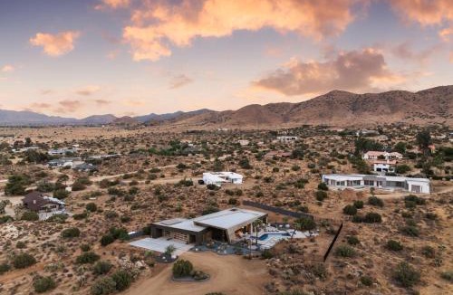 Yucca Valley Villa | Sandstone by Fieldtrip - Modern w Pool Views