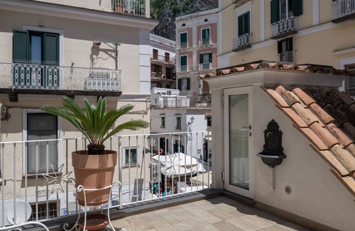 Amalfi Apartment | SCIROCCO APARTMENT - CENTER OF AMALFI WITH TERRACE