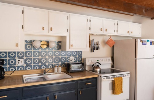 Pine Cove Cabin | Scout’s Hideaway! Modern boho-chic cabin w/views & A/C