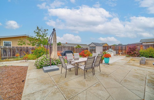 Seaside House | Seaside Vacation Rental w/Patio Near Monterey Bay