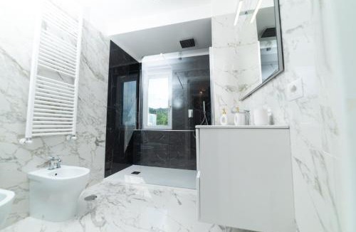 Marini Apartment | Seaview, Two Pools, Sauna & Relax - Suite Dorotea