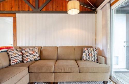 Amesti House | Secluded Lake Cottage with Hot Tub