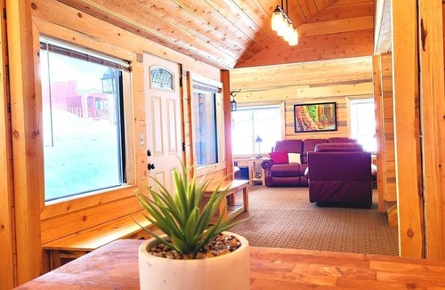 Wilsonia House | Sequoia Splendor Historic Charm in Kings Canyon NP