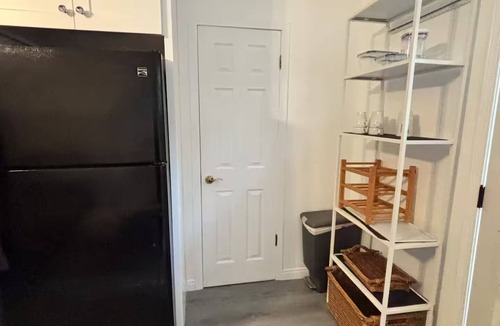 Pico - Robertson House | Serene 3-bedroom townhome in welcoming Los Angeles neighborhood